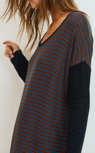 Load image into Gallery viewer, V-Neck LS Stripe Long Top