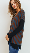 Load image into Gallery viewer, V-Neck LS Stripe Long Top