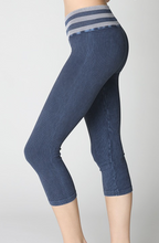 Load image into Gallery viewer, Vintage Stripe Capri
