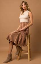 Load image into Gallery viewer, Herringbone Stripe Knit Skirt