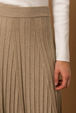 Load image into Gallery viewer, Pleated Midi Skirt With Elastic Waistband (2 Colours)