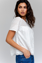 Load image into Gallery viewer, Cotton SS Eyelet Blouse