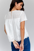 Load image into Gallery viewer, Cotton SS Eyelet Blouse