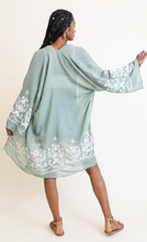 Load image into Gallery viewer, Embroidered Floral Vine Kimono (3 Colours)